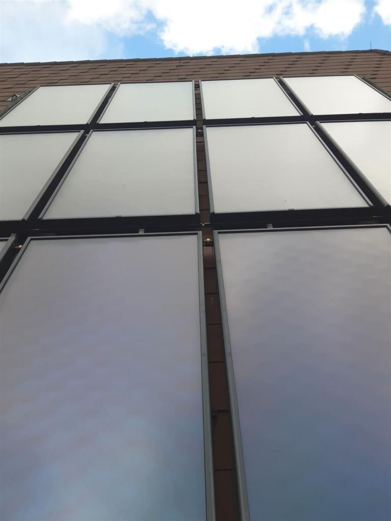 Solar Aufdach 12 Gevosol 26 Kollektoren 30m2. Wärme für Warmwasser Heizung und Schweinemast spart 10 Ster Holz